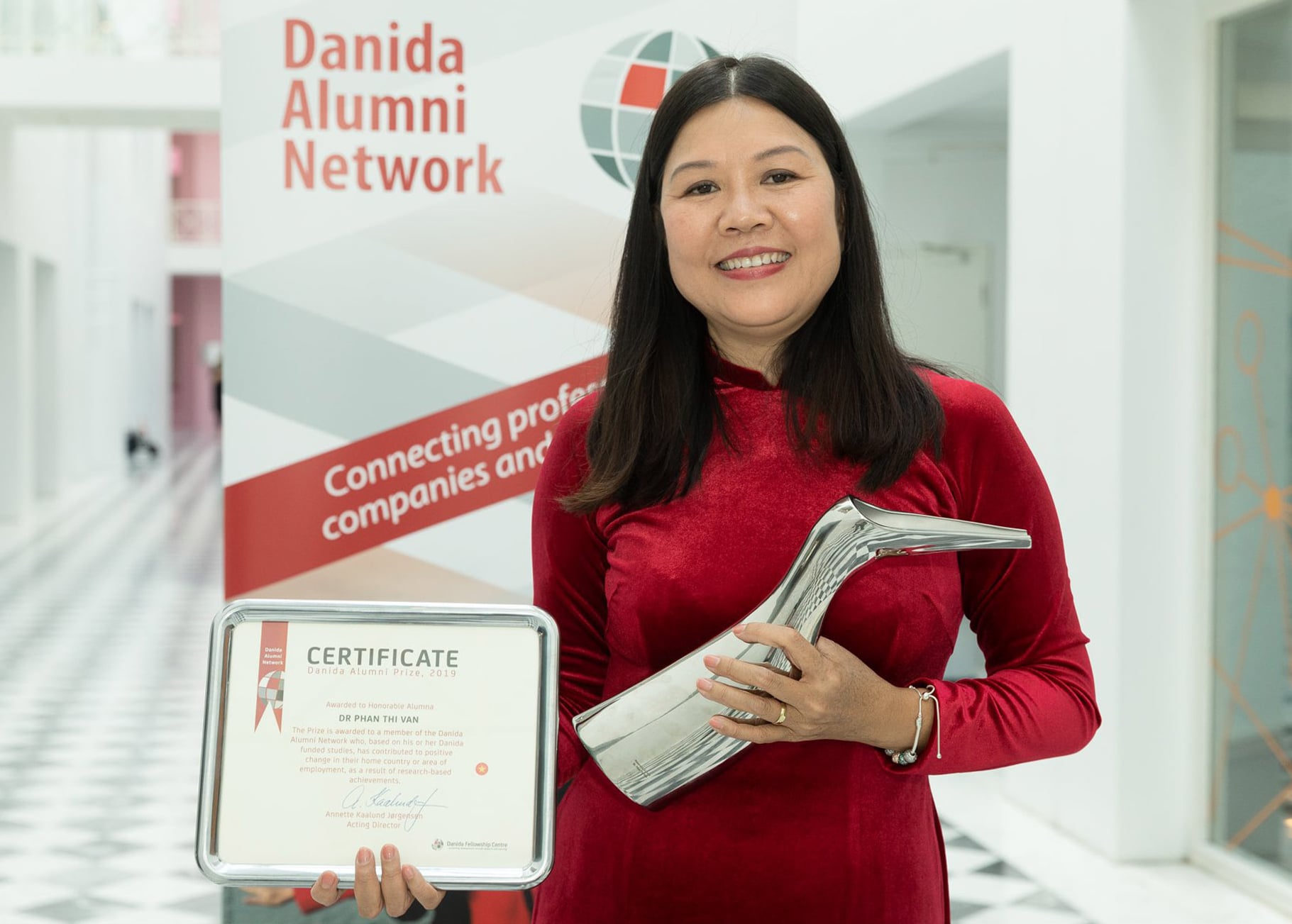 Knowledge is not knowledge unless it is shared Danida Alumni Prize Winner 2019, Dr Phan Thi Van
